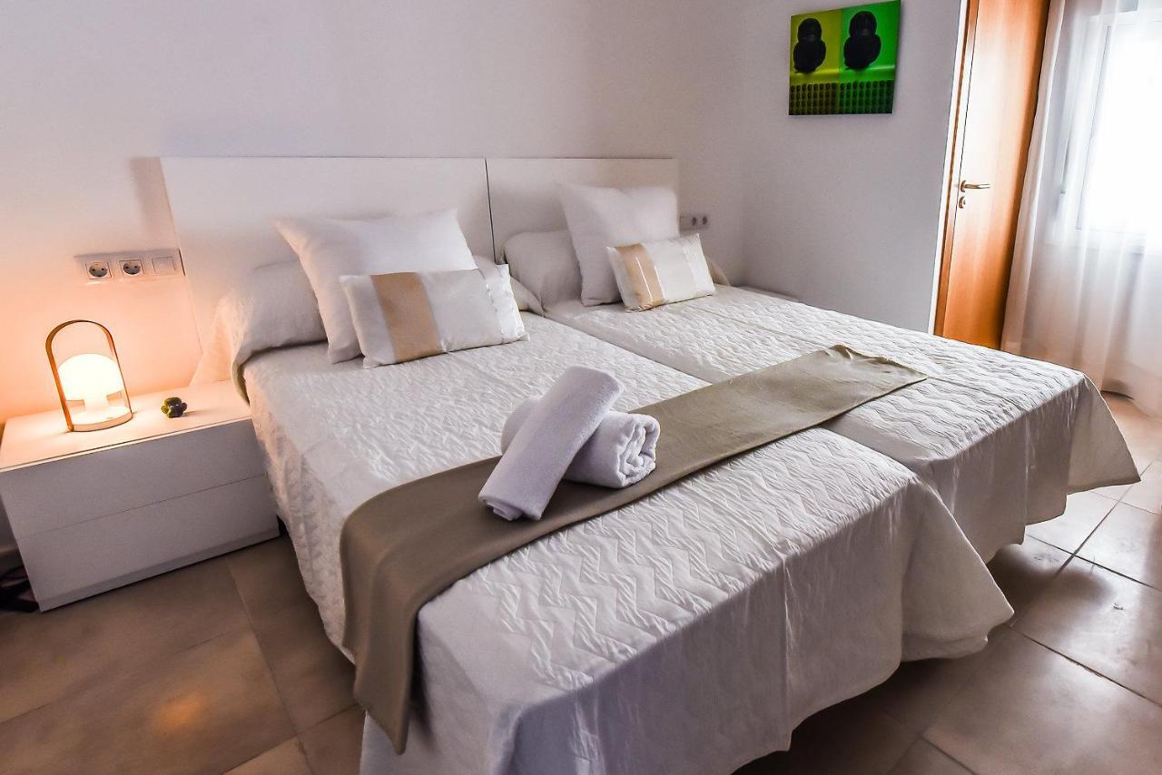 Sal Mar Suites Santa Eulária des Riu Exterior foto